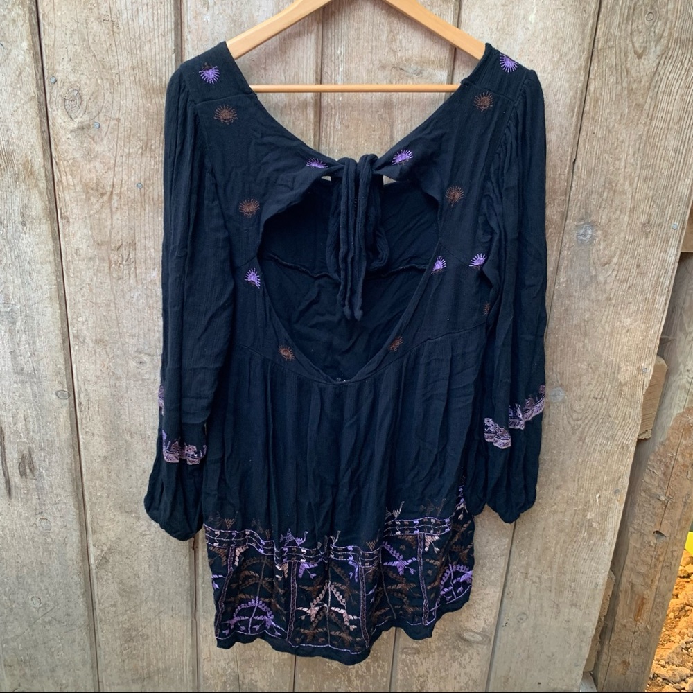 Free People Embroidered Shirt Size Medium Boho Open Back Black Aztec - Picture 3 of 10